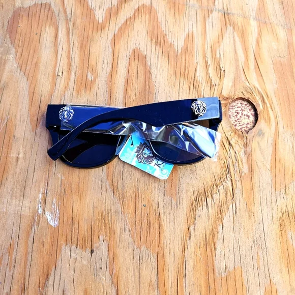 Kleo Stylish Black Sunglasses - Picture 13 of 16